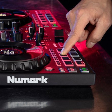 DJ контроллер Numark MIXTRACK PLATINUM FX - Фото №130635