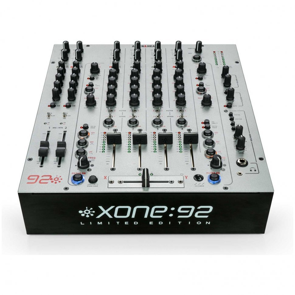 DJ микшер Allen & Heath Xone:92A
