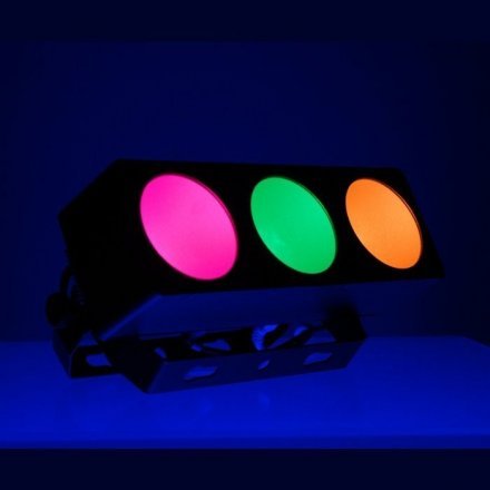 Заливочный прожектор Chauvet CORE3x1 - Фото №82361